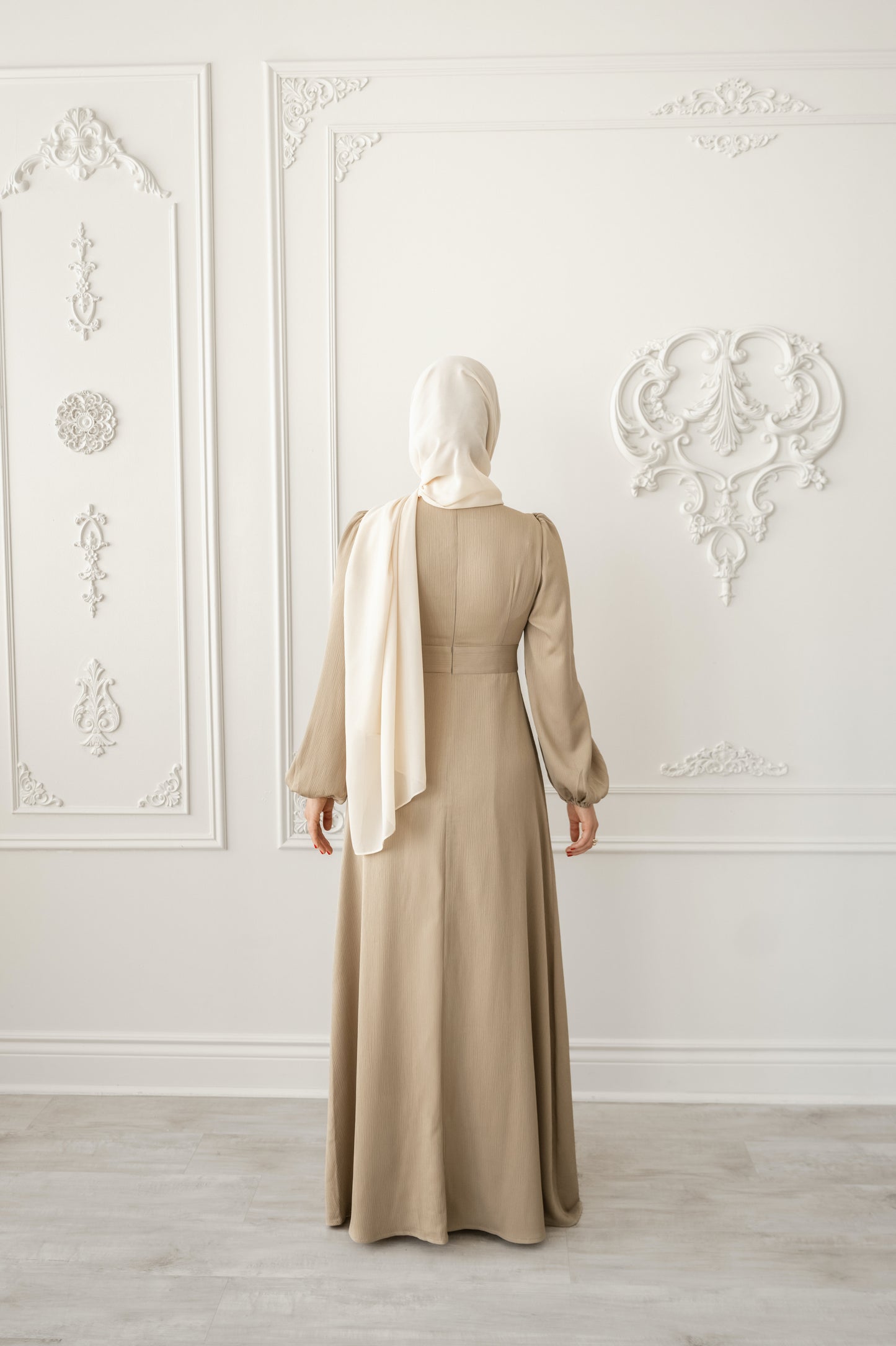 Amina Pleated Flowy Maxi Dress - Soft Sand